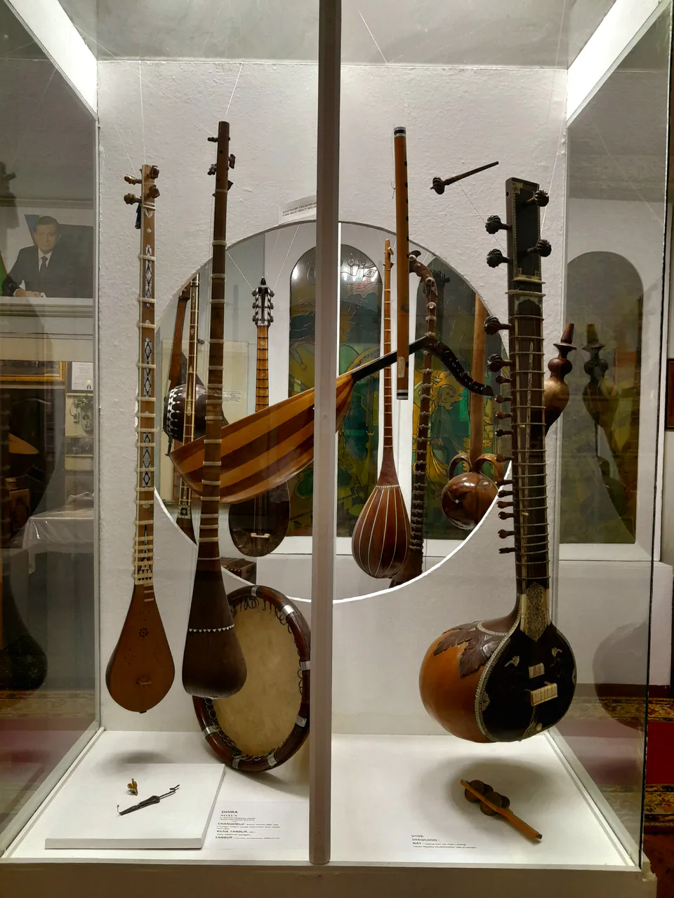 Sitor, Tanbur, Nay, Chanqobuz. Uzbek national musical instruments