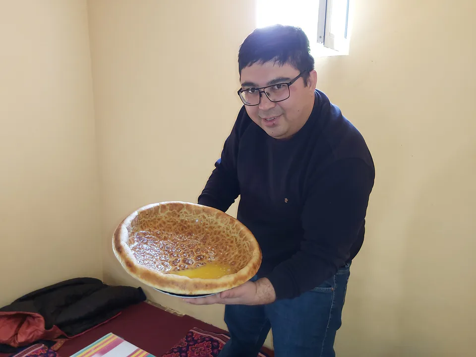 Казан-патир, хлеб приготовленный в казане. Национальный узбекский хлебо-булочные изделия (Джизакская область)