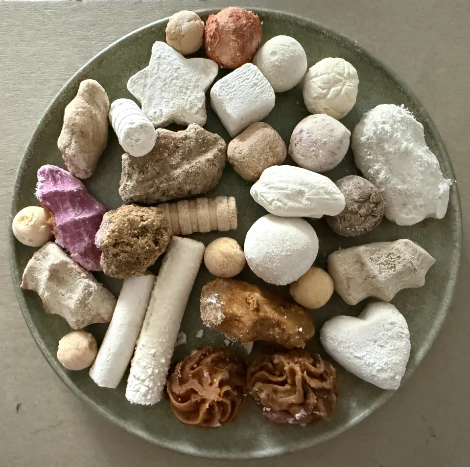 Different types of qurut on a plate