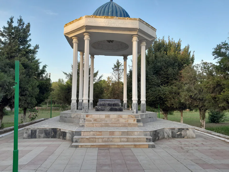 Abu Rayxon Beruniy buyuk Alloma xoki ramzi qabri: Qoraqalpogʻiston, Beruniy tumani, “Qiyot” MFY