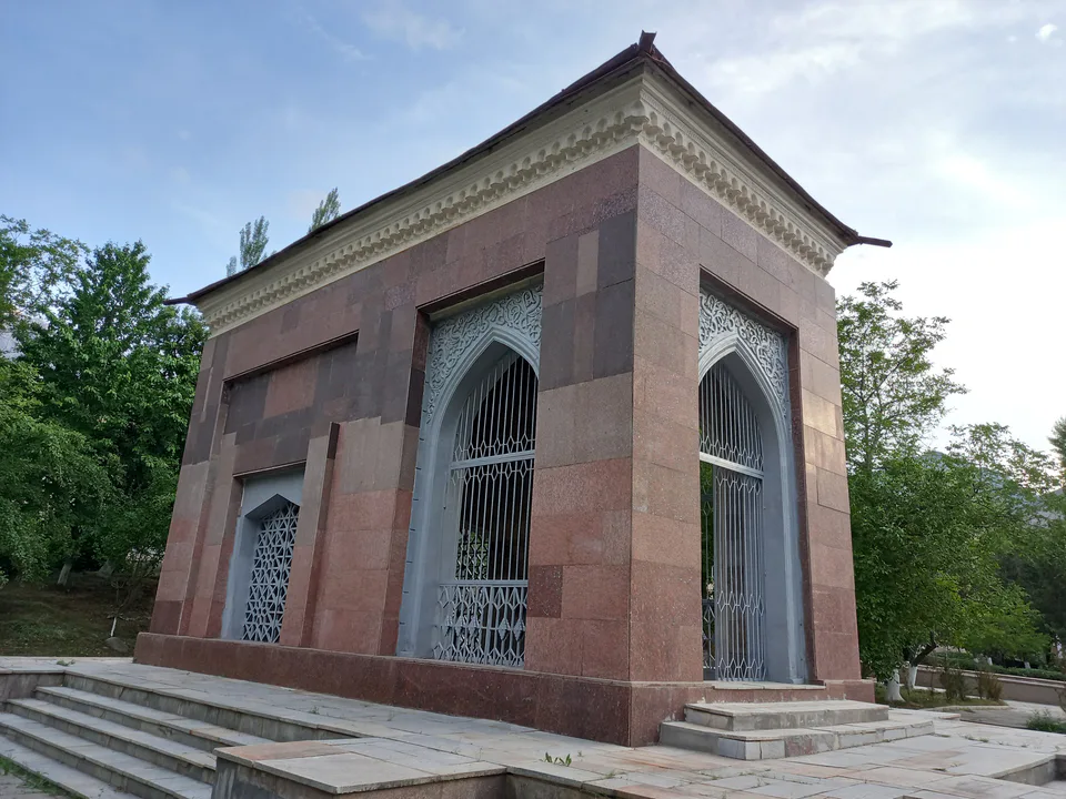 Hamza Hakimzoda Niyoziy