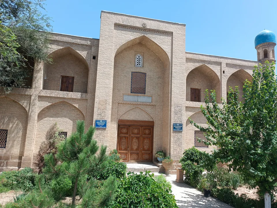 Abdulazizxoʻja madrasasi