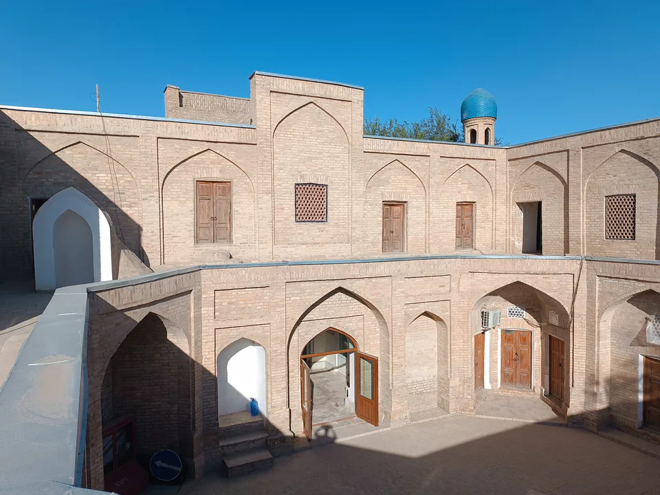 Khuzha Abdulazizkhan madrassah inside1