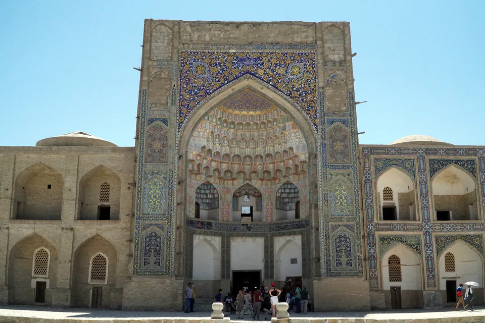 Abdulazizxon madrasasi