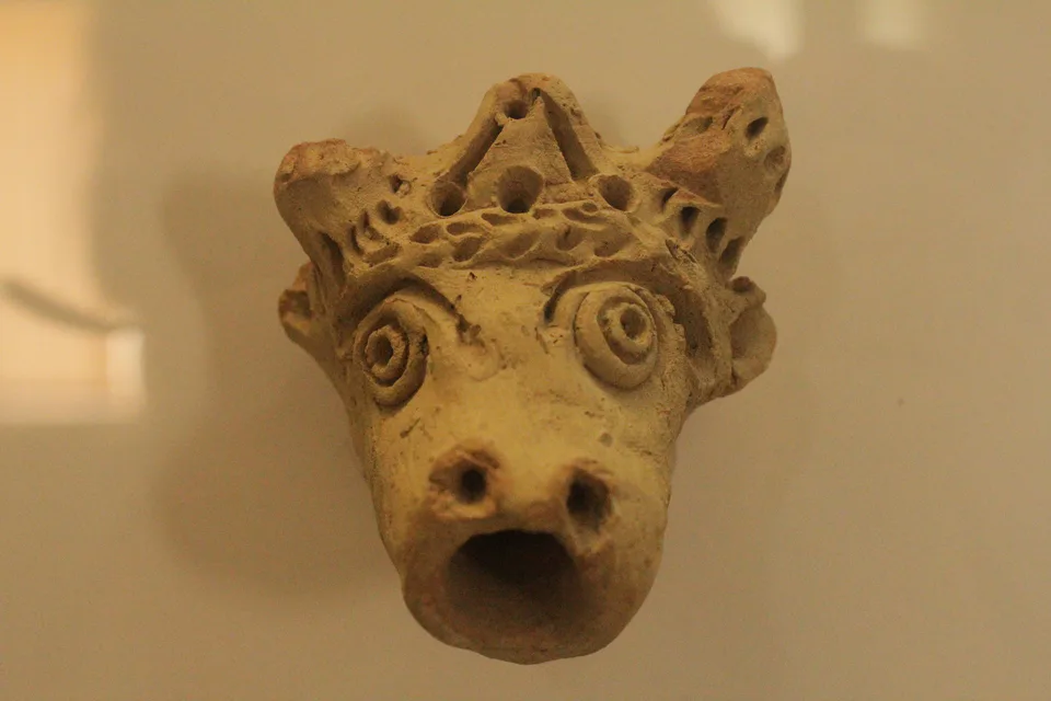 A terracota statuette in Afrasiyab museum, Uzbekistan ( 5 - 7th centuries)