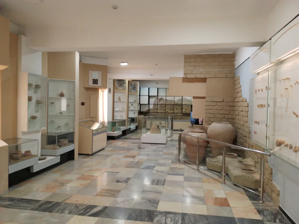 Afrosiyob tarixiy muzeyi: Samarqand viloyati, Samarqand, Toshkent koʻchasi, 7-uy Afrosiyob kal’a hududida