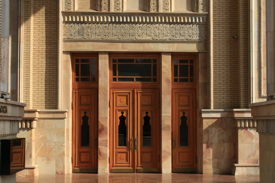 Enter to Alisher Navoi Opera and Ballet Theatre building, Tashkent, Uzbekistan