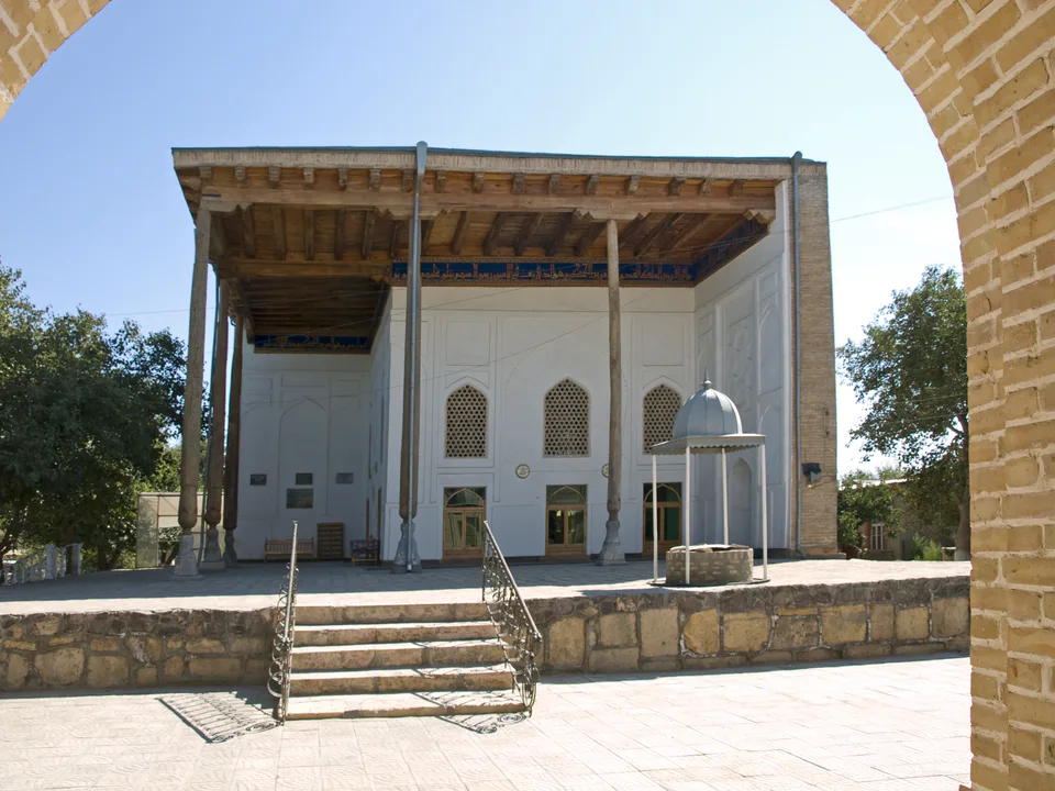 Baland masjid