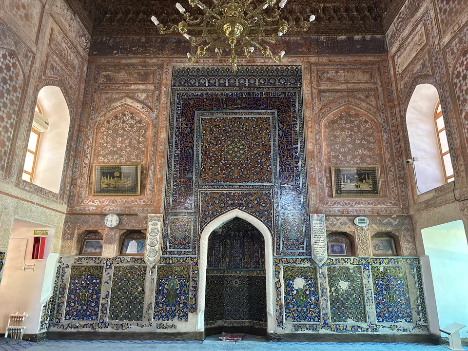 Baland masjid: Buxoro viloyati, Buxoro, “Xoʻja Gʻunjoriy” MFY, Baland koʻchasi