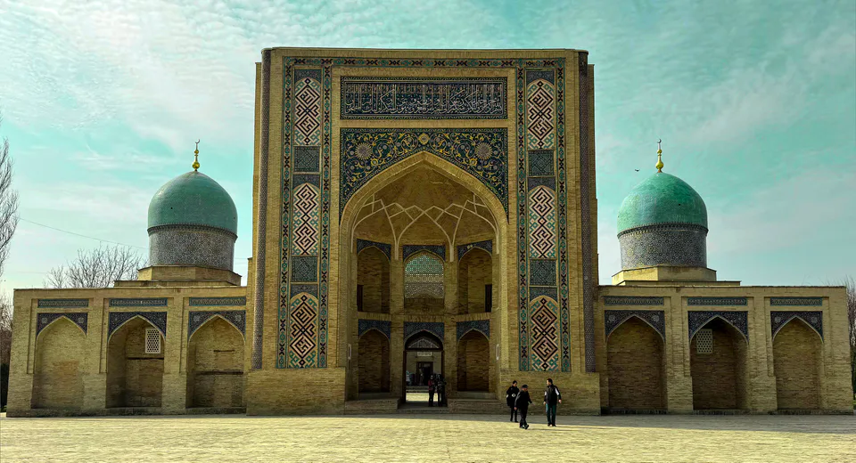 Hast Imom majmuasi tarkibidagi tarixiy obida