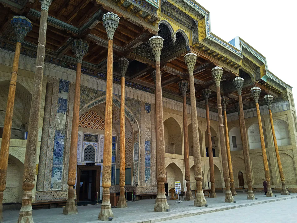 Bolo-Khauz Mosque in Bukhara. 1712