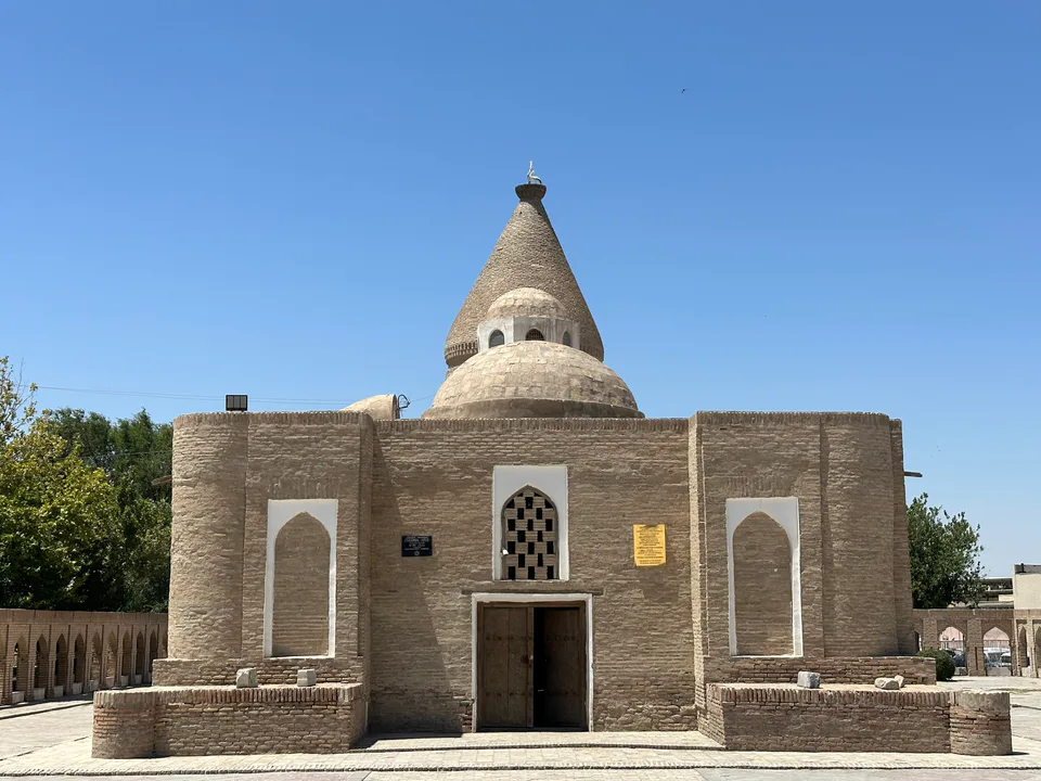 Chashmai Ayub maqbarasi