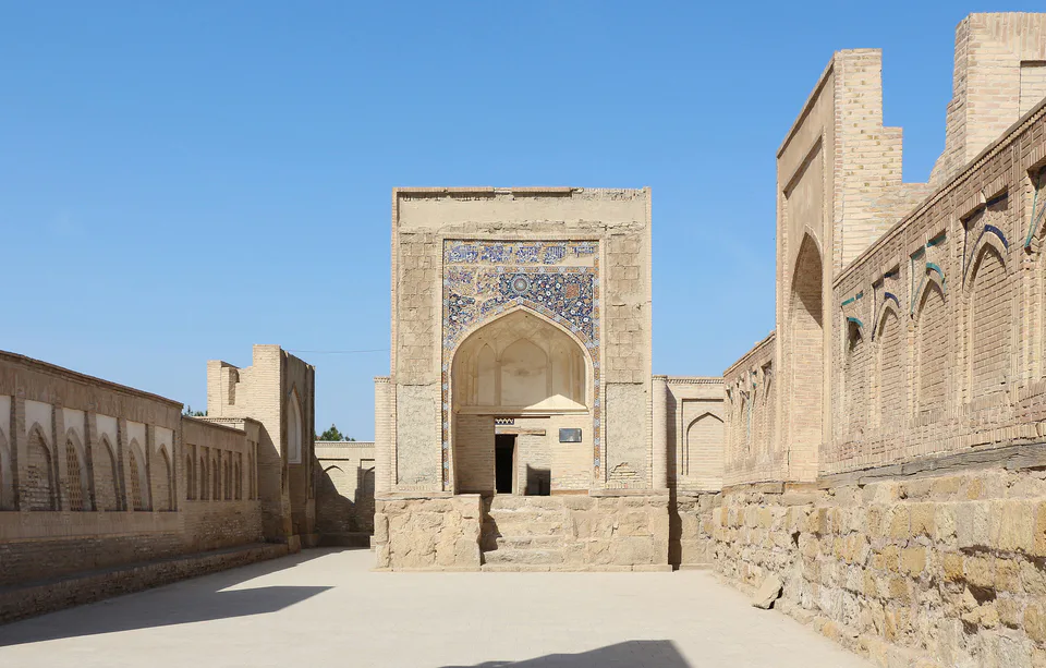 Portal of Oyposhshooyim Vault in Chor-Bakr Mausoleum, Bukhara