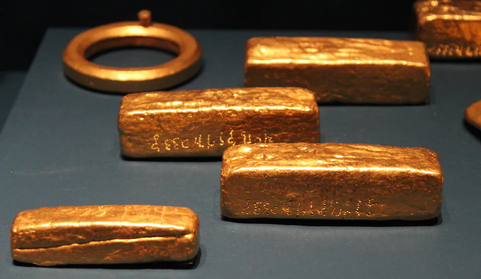 Parallelepipedal gold ingots from the Dalverzin Tepe hoard, Uzbekistan, 1st century AD. AD Some bear the inscription "to the god Mithra".