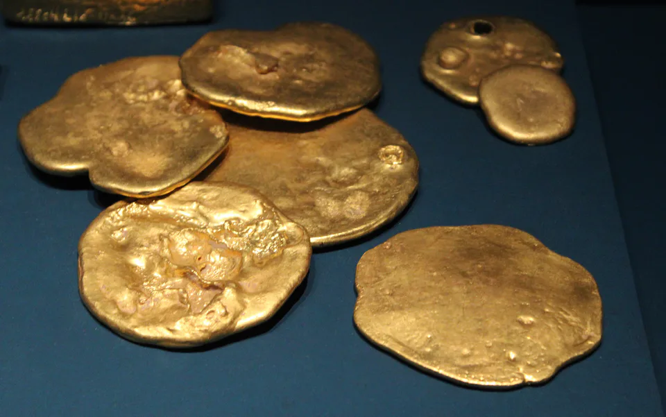 Circular gold ingots from the Dalverzin Tepe hoard, Uzbekistan, 1st century AD. J.-C.