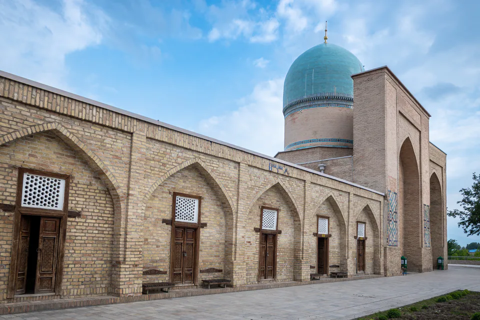 The Dorut Tilavat Complex in Shakhrisabz, Uzbekistan, is a historic memorial ensemble from the late 14th to early 15th centuries, centered around the tomb of Sheikh Shamsiddin Kulol, a revered Sufi an