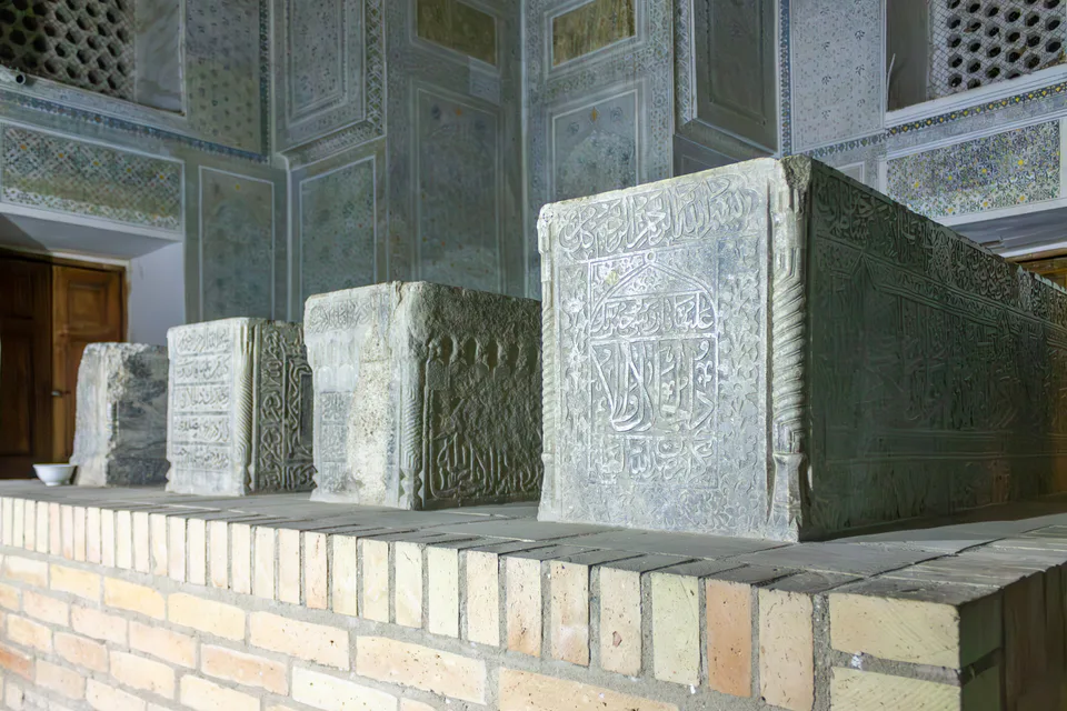 Dorut Tilovat majmuasi: Qashqadaryo viloyati, Shahrisabz, Qoʻshhovuz MFY Ipak yoʻlikoʻchasi, 89-uy, Shahrisabz Tarixiy markazi