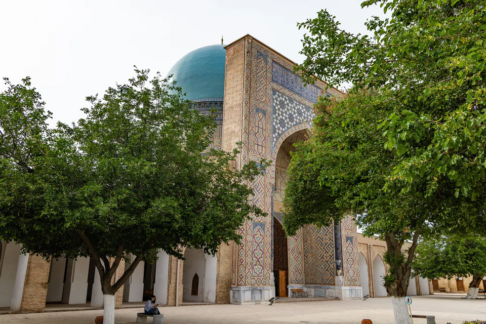 Koʻk Gumbaz masjidi: Qashqadaryo viloyati, Shahrisabz, “Qoʻshhovuz” MFY Ipak yoʻlikoʻchasi, 89-uy,Shahrisabz Tarixiy markazi