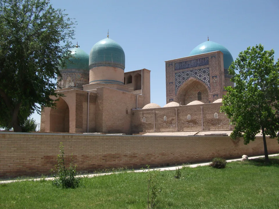 Dorut Tilovat majmuasi: Qashqadaryo viloyati, Shahrisabz, Qoʻshhovuz MFY Ipak yoʻlikoʻchasi, 89-uy, Shahrisabz Tarixiy markazi