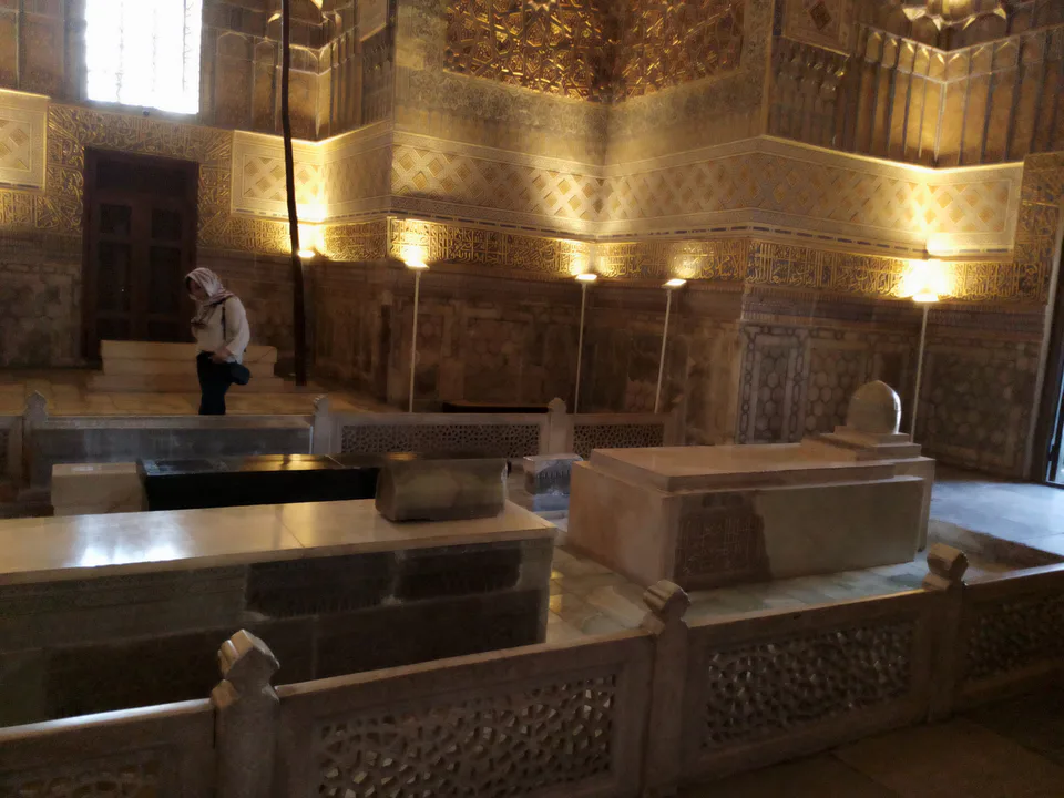 Amir Temur maqbarasi majmua: Samarqand viloyati, Samarqand, Oq Saroy koʻchasi, 1-uy