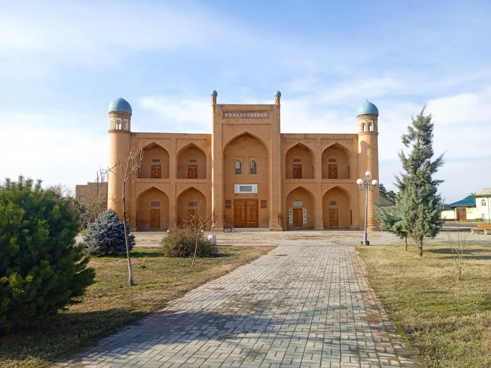Hamid Olimjon va Zulfiya muzeyi 2017-yil 3-noyabr sanasida Shavkat Mirziyoyev tashabbusi bilan atoqli oʻzbek adiblari Hamid Olimjon va Zulfiyaning xotirasi yuzasidan Jizzax shahrida 1902-yilda qurilga
