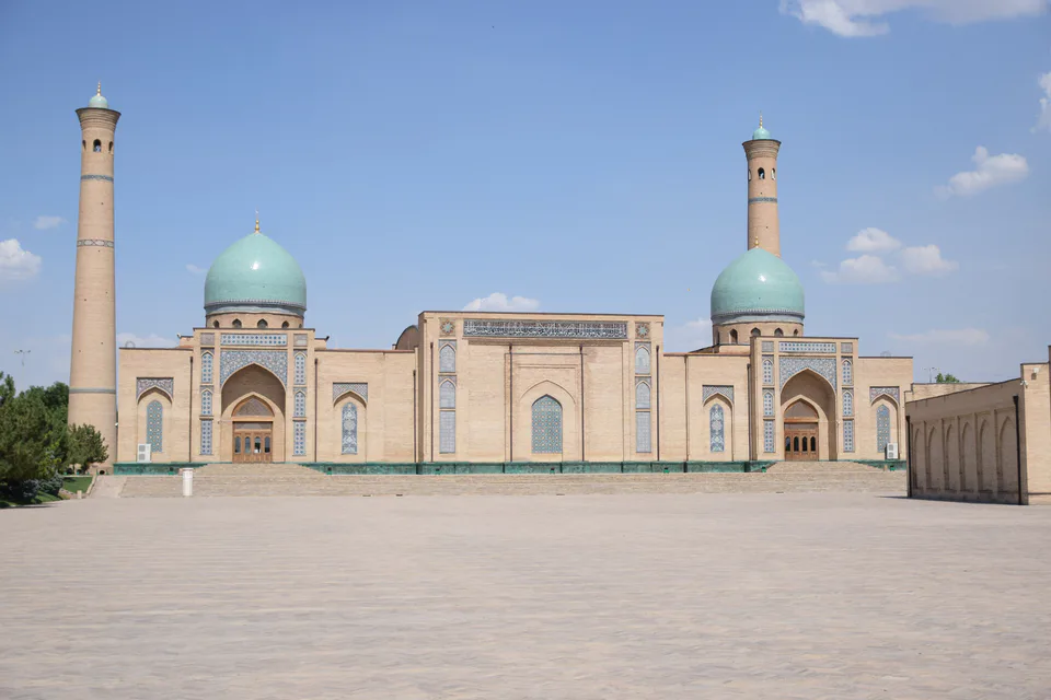 Hazrati Imom majmuasi