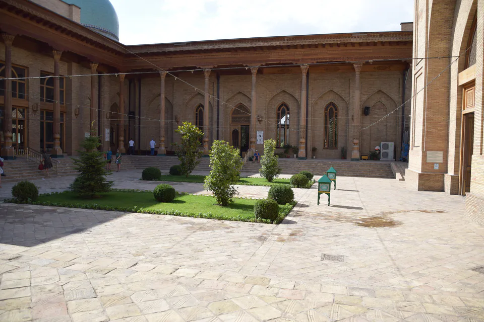 Vue de l'ensemble architectural Hazrat Imam et ses alentours à Tashkent, en Ouzbékistan.
