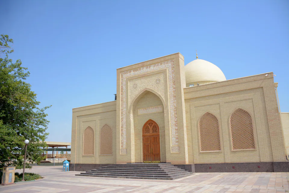 Termiziy maqbarasi: Surxondaryo viloyati, Sherobod tumani, “Choʻmishli” MFY