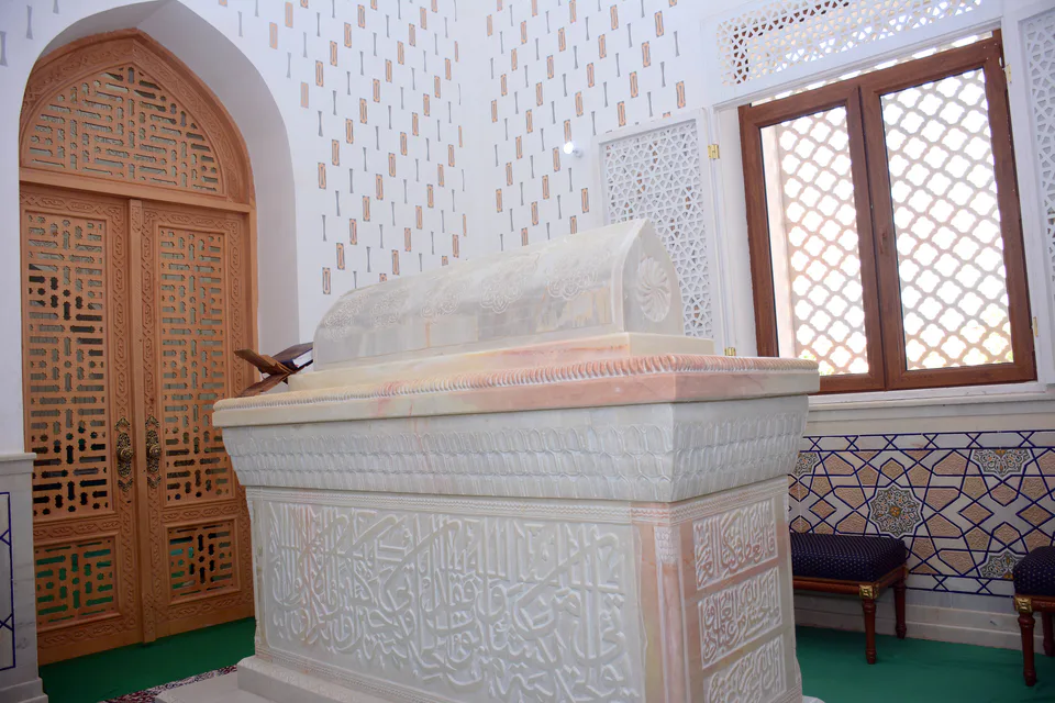Termiziy maqbarasi: Surxondaryo viloyati, Sherobod tumani, “Choʻmishli” MFY
