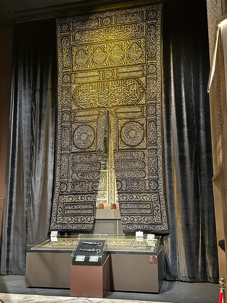 On display here is a fragment of the Kaaba's kiswah, a sacred veil that is used annually in the house of Allah in Mecca. The original kiswah was made in 1859 by order of Sultan Abdülmecid during the O