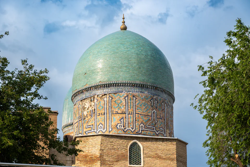 The Dorut Tilavat Complex in Shakhrisabz, Uzbekistan, is a historic memorial ensemble from the late 14th to early 15th centuries, centered around the tomb of Sheikh Shamsiddin Kulol, a revered Sufi an