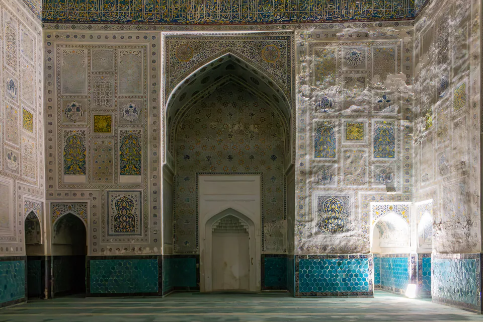 Koʻk Gumbaz masjidi: Qashqadaryo viloyati, Shahrisabz, “Qoʻshhovuz” MFY Ipak yoʻli koʻchasi, 89-uy,Shahrisabz Tarixiy markazi