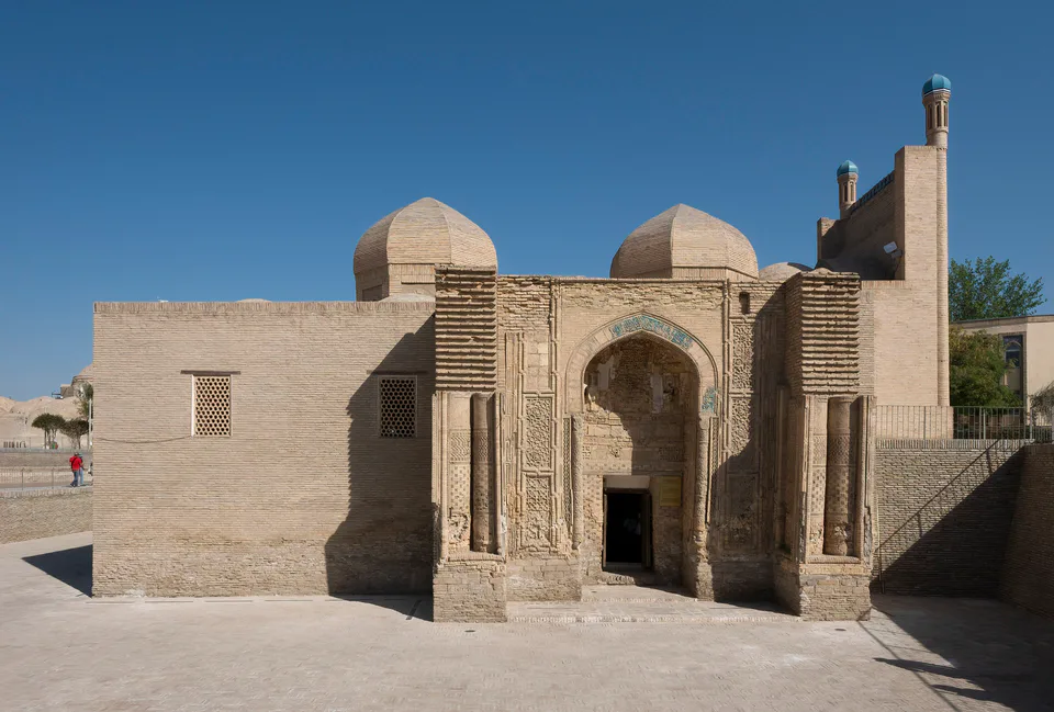 Magʻoki Attori masjidi
