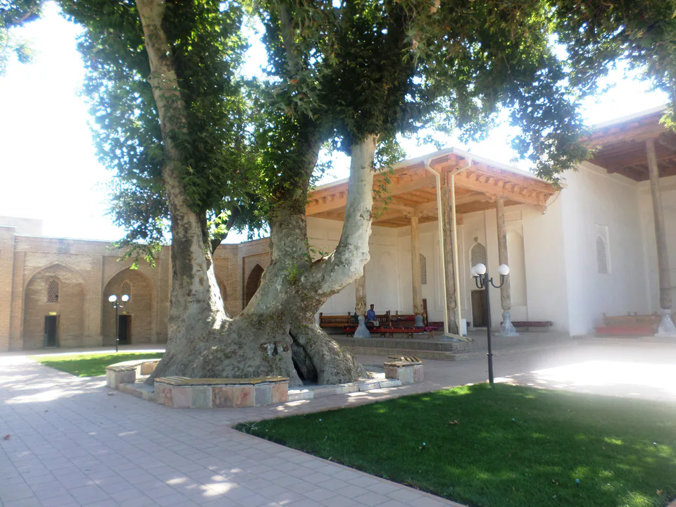 Maxdumi Aʼzam majmuasi