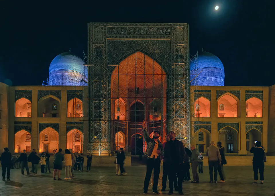 Mir Arab madrasasi: Buxoro viloyati, Buxoro, “I. Buxoriy” MFY, X. Nurabod koʻchasi