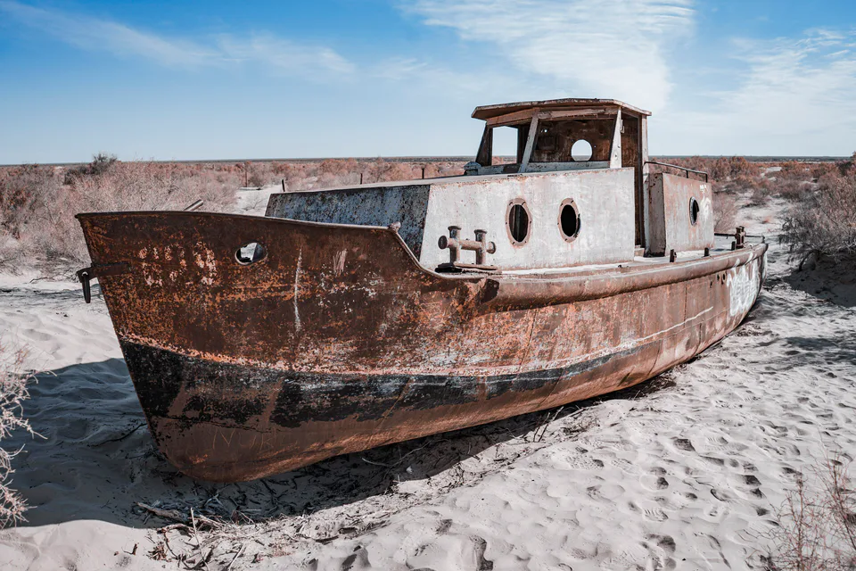 The ship graveyard in Moynaq, Karakalpakstan, Uzbekistan, photographed in September 2025. Abandoned fishing vessels rest on the former seabed of the Aral Sea, bearing witness to one of the world’s mos
