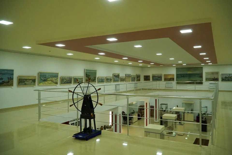 Gallery floor of the Regional History and Aral Sea Museum, Mo'ynoq