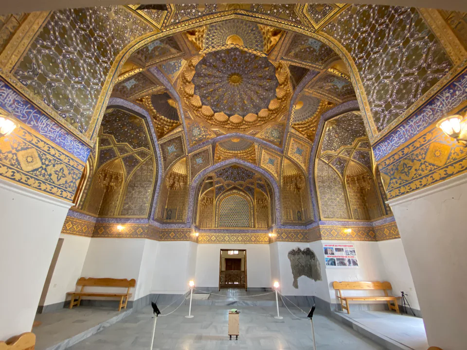 Oqsaroy maqbarasi