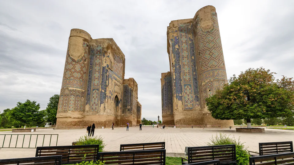 Oqsaroy qal’asi: Qashqadaryo viloyati, Dehqonobod tumani, “Oqrabod” QFY