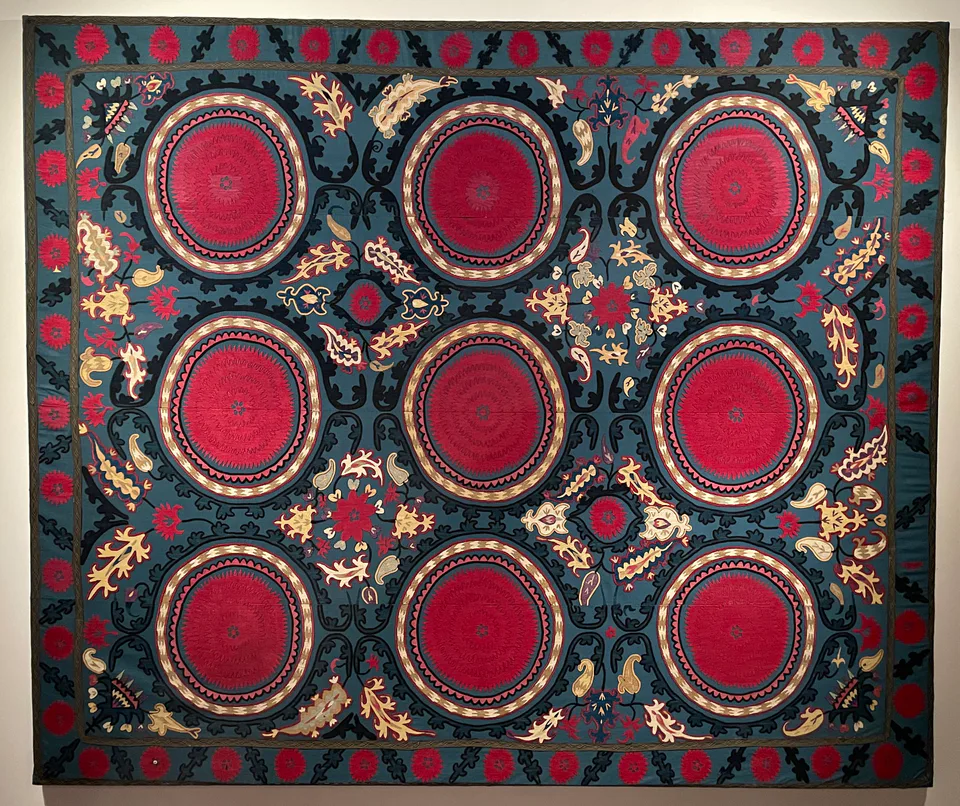 Sózana / So'zana / Suzani, wall embroidery, 1970–80, collection of the State Museum of Arts of Uzbekistan, exhibited in the Savitsky Museum Nukus