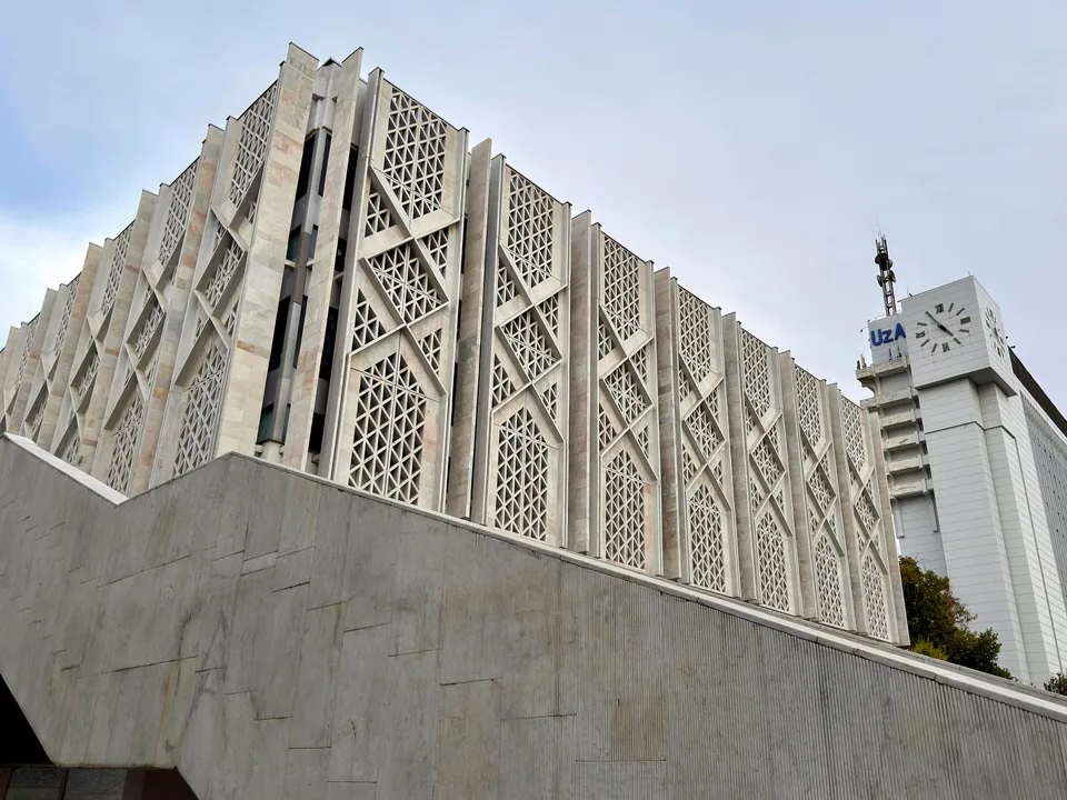 Oʻzbekiston tarixi davlat muzeyi binosi: Toshkent, Yunusobod tumani, Sharof Rashidov koʻchasi, 3-uy