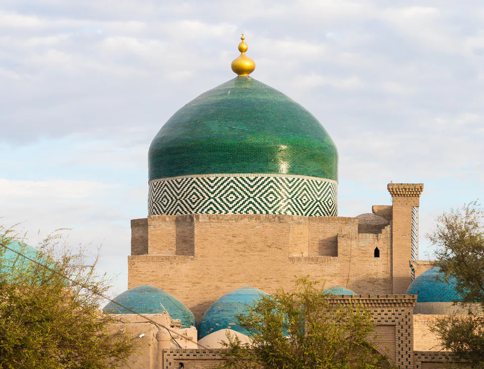 Pahlavon Mahmud maqbarasi