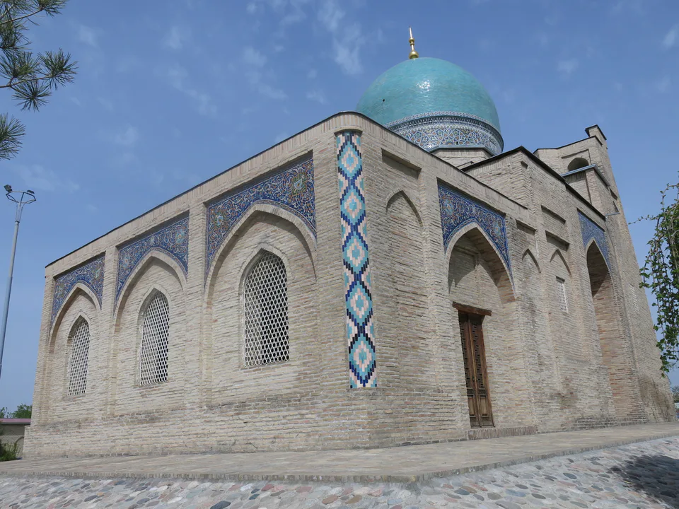 Qaffol Shoshiy Maqbarasi, mausoleu de Qaffal Xaixí, complex Hazrati Imom (Taixkent)