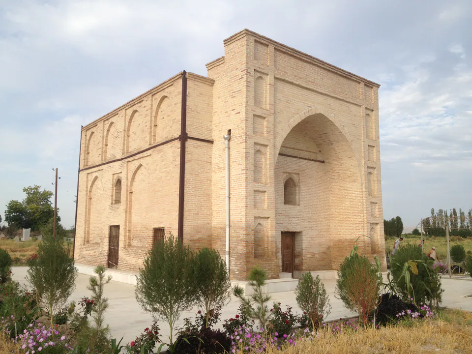 Qizilmozor maqbarasi
