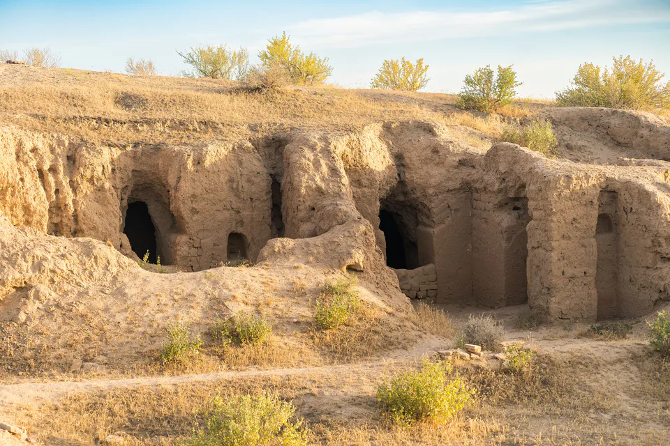 Qoratepa: Surxondaryo Region, Termez, Old Termez (border zone)
