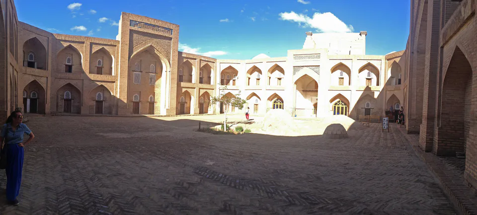 Koutloug Mourad Inak madrasa, court
