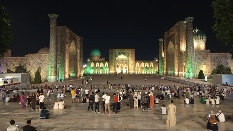Registon majmuasi (Ulugʻbek, Sherdor, Tilla Kori): Samarqand viloyati, Samarqand, Registon maydoni