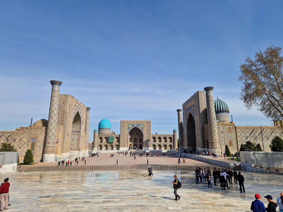 Registon majmuasi (Ulugʻbek, Sherdor, Tilla Kori): Samarqand viloyati, Samarqand, Registon maydoni, Tilla Kori madrasasi