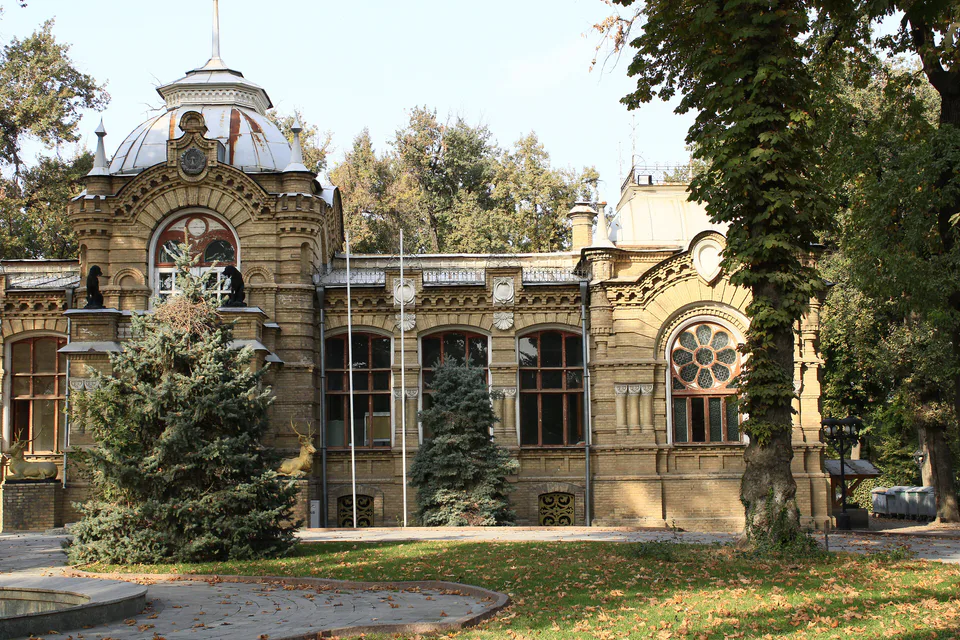 Romanov saroyi: Toshkent, Yunusobod tumani, Saylgoh koʻchasi, 1-uy