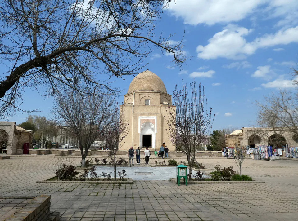 Ruhobod majmuasi (maqbara, madrasa, masjid va minora): Samarqand viloyati, Samarqand, Rui Gonsales de Klavixo koʻchasi, 10-uy